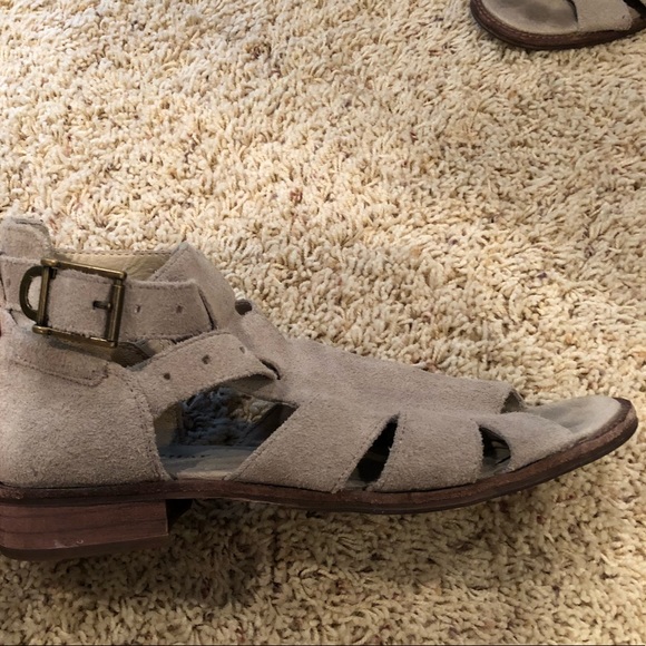 Caterpillar Sandals - Picture 3 of 6